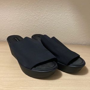 STEVE BY STEVE MADDEN SLIP ON PLATFORM